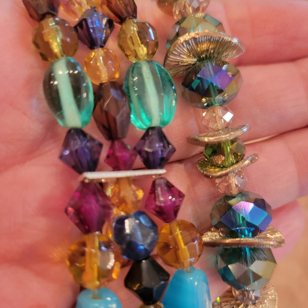 Bundle of Bracelets! Beads & Baubles! Blue ~ Green ~ Iridescent ~ Wow! - Picture 7 of 12